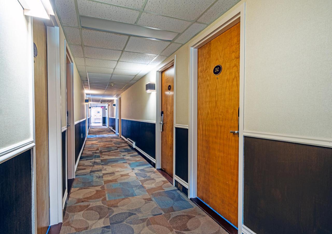 Slumber Inn New Minas Екстериор снимка