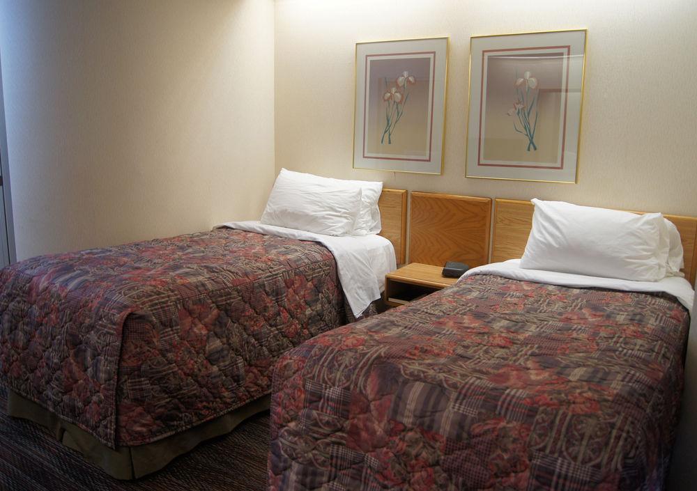Slumber Inn New Minas Екстериор снимка
