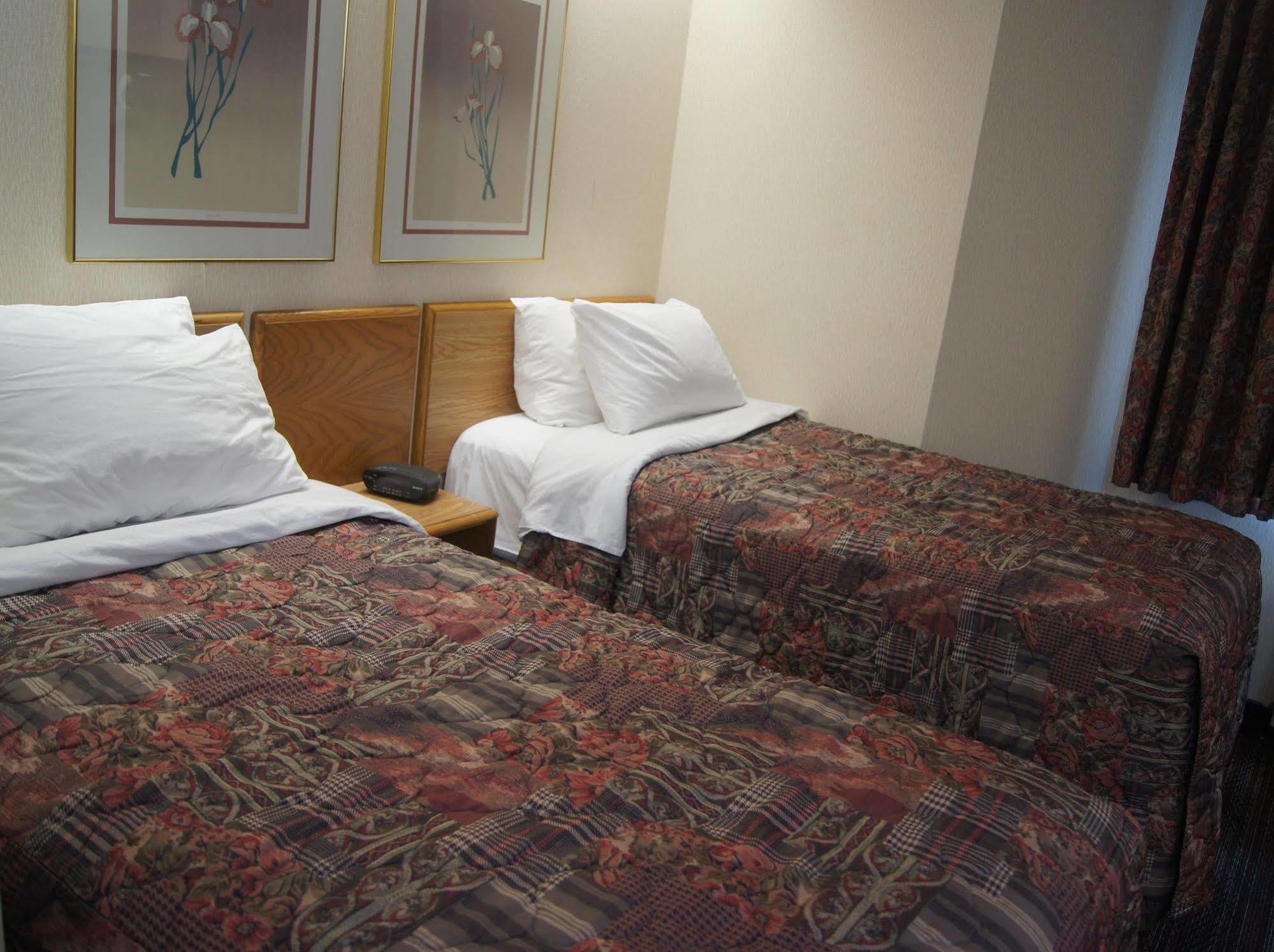 Slumber Inn New Minas Екстериор снимка